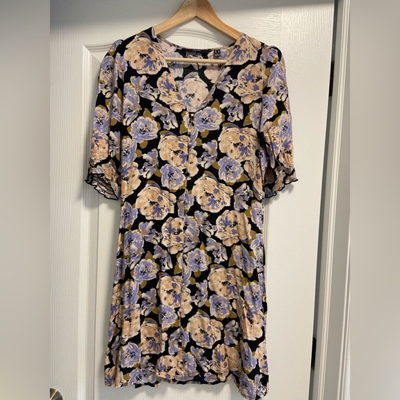 Vero Moda Women's 2/4 Sleeve Short Floral Dress Medium Multicolor Button Accents - Picture 2 of 2